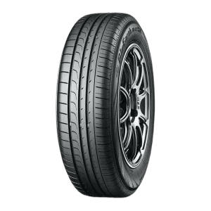 235/55R18  Yokohama BluEarth RV-02